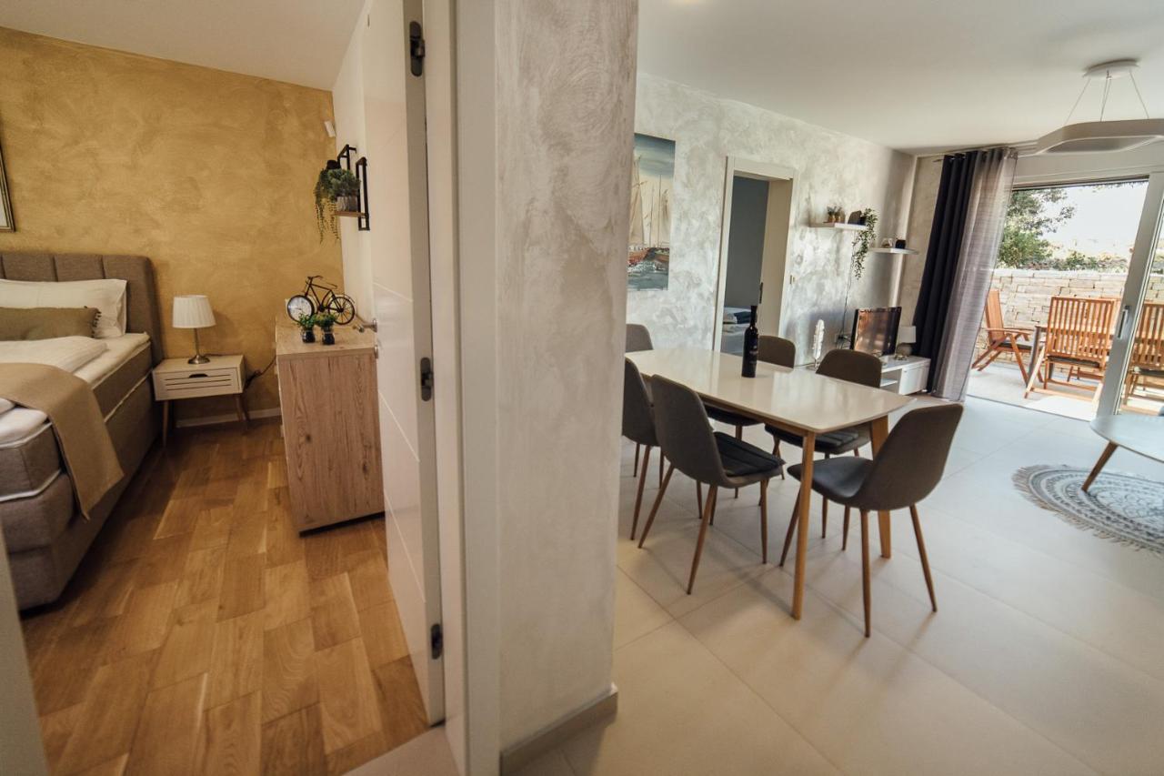 Apartment Eveline Petrčane Extérieur photo