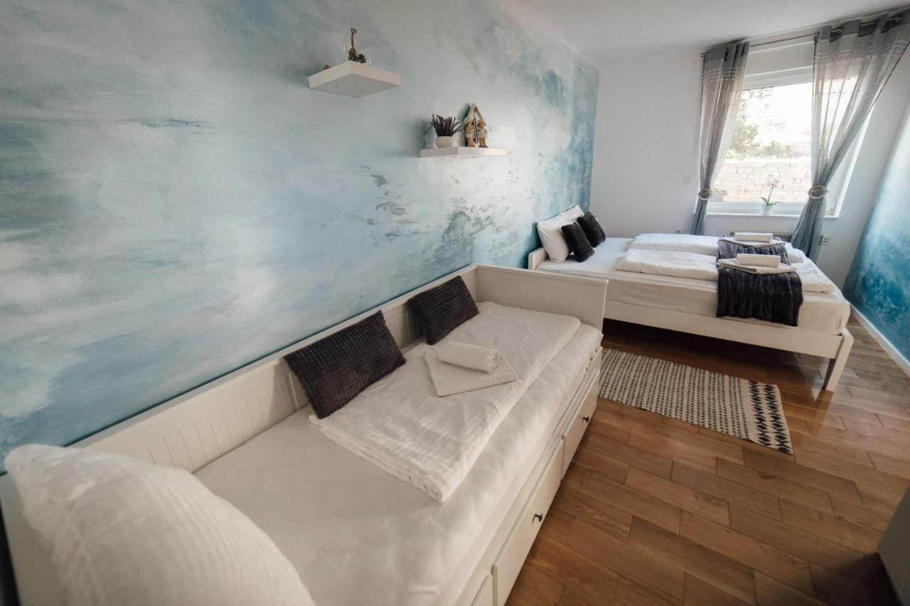 Apartment Eveline Petrčane Extérieur photo