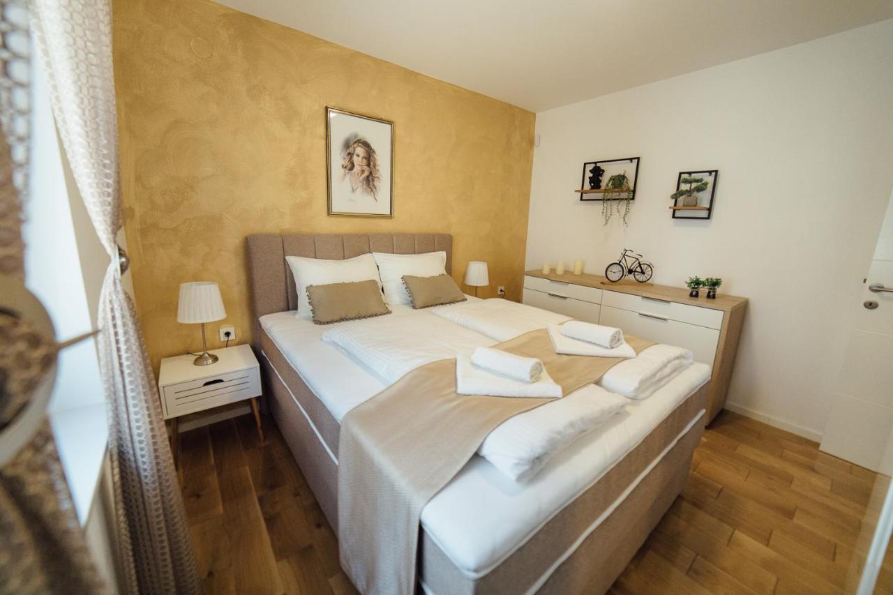 Apartment Eveline Petrčane Extérieur photo