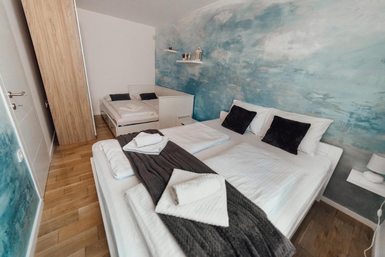 Apartment Eveline Petrčane Extérieur photo