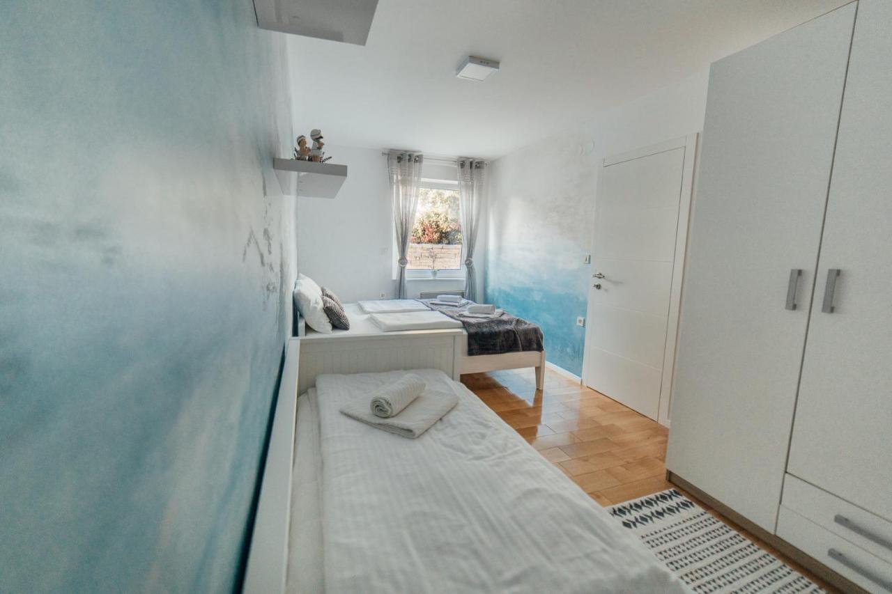 Apartment Eveline Petrčane Extérieur photo